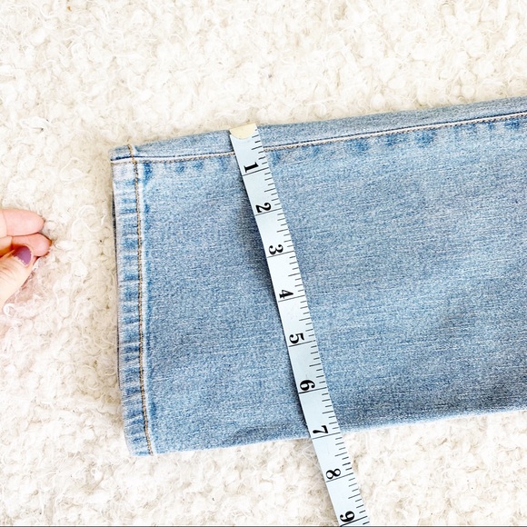 Cache Light Wash Capri Jeans NWOT - Picture 3 of 7